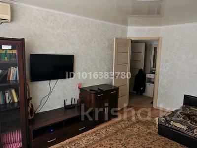 2-комнатная квартира · 50 м² · 1/5 этаж, мкр Центральный, Махамбета 112 — Атырау-Жарык за 10 000 ₸