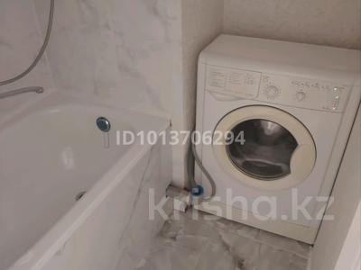 1-бөлмелі пәтер · 15 м² · 1/4 қабат, мкр №3 — АБАЯ САРАРКА МЕТРО СВОИ САНУЗЕЛ ВАННА, бағасы: 12.1 млн ₸ в Алматы, Ауэзовский р-н
