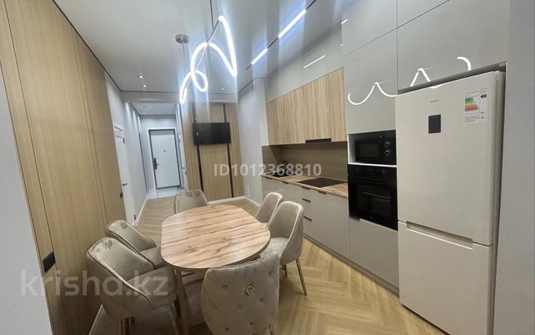 2-бөлмелі пәтер · 55 м² · 16/25 қабат, мкр Шымсити, Байдибек би 127/7 16/24 — Жк Capital city жаңа үлгідегі заманауи бизнес класс үй кешені,тұрғындарға кинотеатр,спорт зал,бильярд,йога,би,балалар ойын болмесі бар.Үйдің ішіне келер болсақ бытовой техниканың барлығы Сулпактан алынған оригинал техникалар гарантиясымен керек десеңіз посуда жуатын техникаға дейін орнатылған.Жаңа квартира.3 блок 16 этаж й, бағасы: 39.5 млн ₸ в Шымкенте, Абайский р-н — фото 2