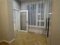 2-бөлмелі пәтер · 55 м² · 16/25 қабат, мкр Шымсити, Байдибек би 127/7 16/24 — Жк Capital city жаңа үлгідегі заманауи бизнес класс үй кешені,тұрғындарға кинотеатр,спорт зал,бильярд,йога,би,балалар ойын болмесі бар.Үйдің ішіне келер болсақ бытовой техниканың барлығы Сулпактан алынған оригинал техникалар гарантиясымен керек десеңіз посуда жуатын техникаға дейін орнатылған.Жаңа квартира.3 блок 16 этаж й, бағасы: 39.5 млн ₸ в Шымкенте, Абайский р-н — фото 5