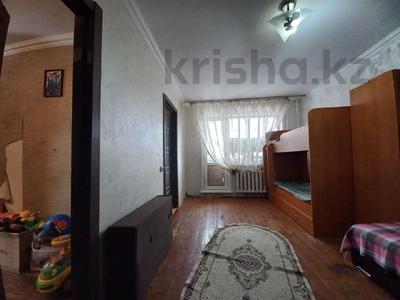 3-комнатная квартира, 48 м², 3/6 этаж, 6 микрорайон за 8.8 млн 〒 в Темиртау