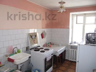 2-бөлмелі пәтер, 51 м², 5/5 қабат, Кабанбай Батыра 93 — Рынок Алтай, бағасы: 19.5 млн 〒 в Усть-Каменогорске