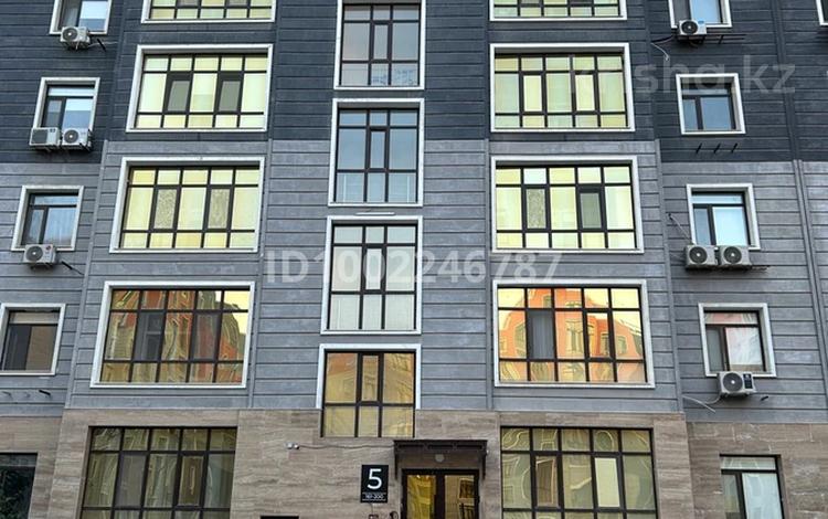 2-комнатная квартира · 70 м² · 3/9 этаж, мкр Атырау, Абулхаир Хана 51а за 300 000 ₸ — фото 2