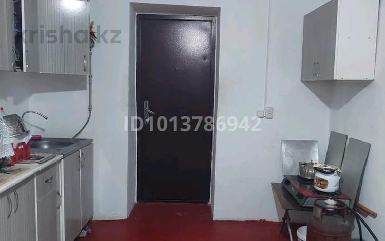 1-бөлмелі пәтер · 18 м² · 5/5 қабат, Толеби 11 — Толеби 11, бағасы: 3 млн ₸ в Таразе — фото 2