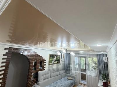 2-комнатная квартира · 46 м² · 3/5 этаж, Майкудук, 12й микрорайон 37 за 11 млн ₸ в Караганде, Алихана Бокейханова р-н