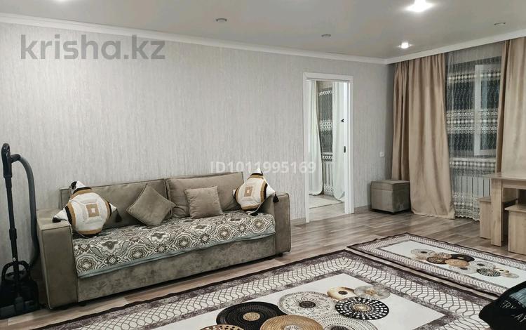 2-бөлмелі пәтер · 45 м² · 1/5 қабат, ул. Кабанбай Батыра 107, бағасы: 15 000 ₸ в Усть-Каменогорске, Ульбинский — фото 2