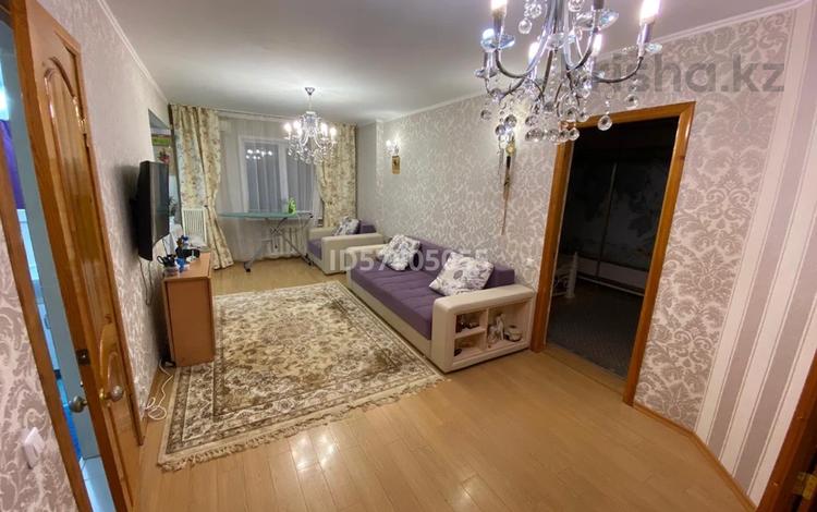 3-комнатная квартира, 84 м², 3/5 этаж, Утепова за 32 млн 〒 в Усть-Каменогорске — фото 2