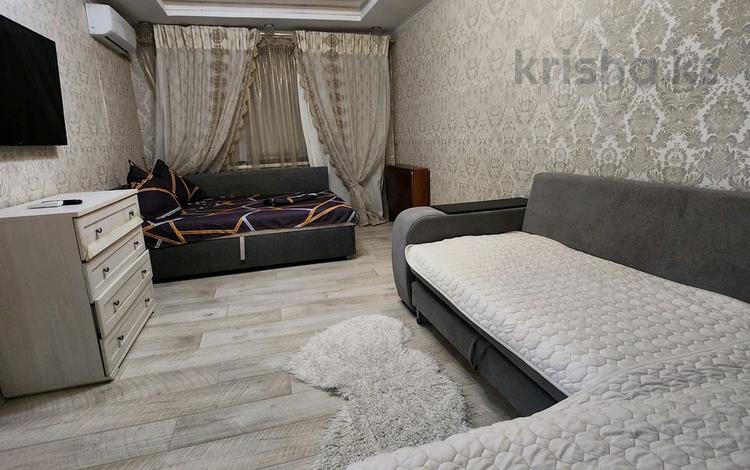 3-комнатная квартира · 75 м² · 1/9 этаж, мкр Кунаева — Трасса желаева. оформление под отчетных документов. за 21 000 ₸ в Уральске — фото 2
