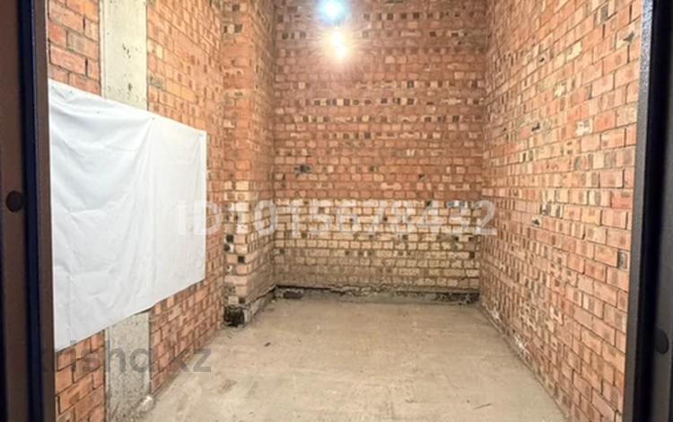 Еркін, дүкендер мен бутиктер, қоймалар · 13 м², бағасы: 35 000 ₸ в Астане, Есильский р-н — фото 2