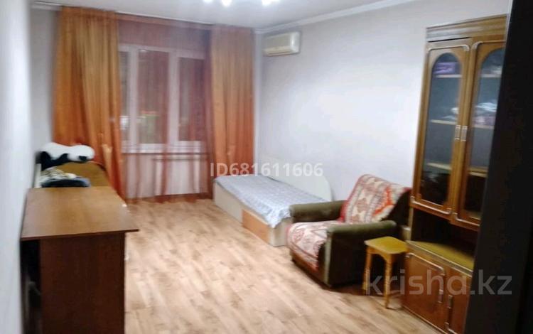 1 бөлме · 18 м² · 3 қабат, Ақсай-3Б ш/а. 11 — Толе би,уг.Яссауи, бағасы: 60 000 ₸ в Алматы, Ауэзовский р-н — фото 2