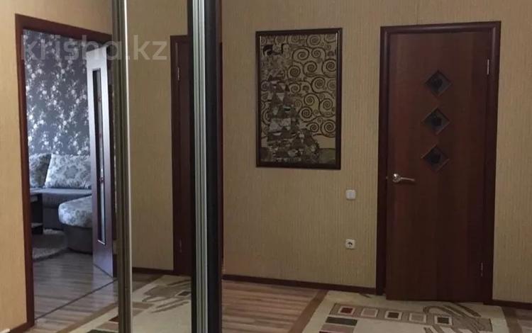 2-комнатная квартира, 60 м², 5/9 этаж помесячно, Козыьаева — Гагарина за 300 000 〒 в Костанае — фото 2