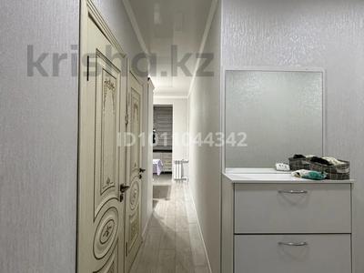 4-комнатная квартира · 90 м² · 2/5 этаж, 26-й мкр 31 — Жақсы уй сатылады, қасында мектеп, бала бақшасы бар за 33 млн 〒 в Актау
