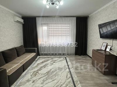 2-комнатная квартира · 54 м² · 3/5 этаж, 15 мкрн 27б — Океан, площадь М Ауэзова за 16 000 〒 в Семее