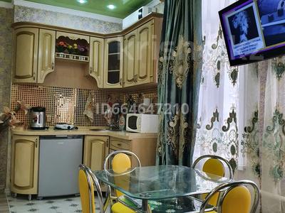2-комнатная квартира, 45 м², 2 этаж посуточно, улица Валиханова 110 за 15 000 〒 в Семее