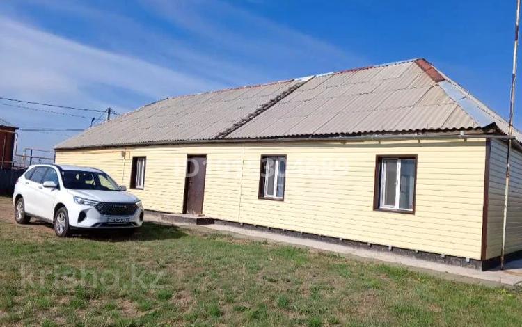 Отдельный дом · 3 комнаты · 157 м² · 10 сот., Кенесары за 35 млн ₸ в Талапкер  — фото 2