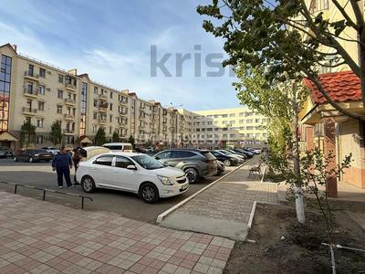 4-бөлмелі пәтер · 108 м² · 1/5 қабат, Нурсая-3 ш/а., проспект Абулхайр-хана 66, бағасы: 45 млн ₸ в Атырау, мкр Нурсая-3