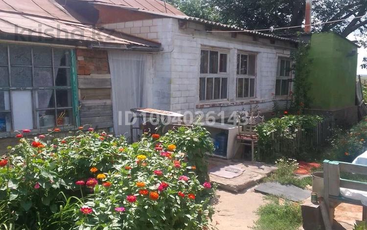 Отдельный дом · 4 комнаты · 104 м² · 1.7 сот., Пер Хлебный 11 — Находиться дом в пос Акбулак. за 1.7 млн 〒 в Оренбурге — фото 2