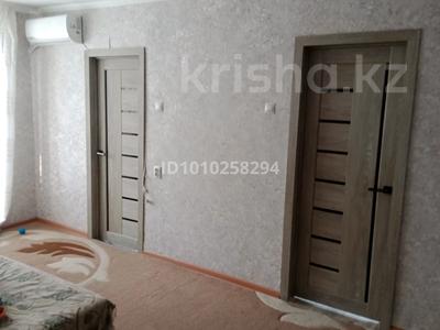 4-комнатная квартира · 61 м² · 2/5 этаж, Казахстанская 122 за 13.5 млн 〒 в Шахтинске