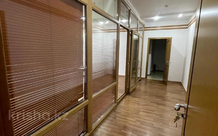 Кеңселер, кабинеттер және жұмыс орындары · 70 м², бағасы: 985 014 ₸ в Алматы, Бостандыкский р-н — фото 4