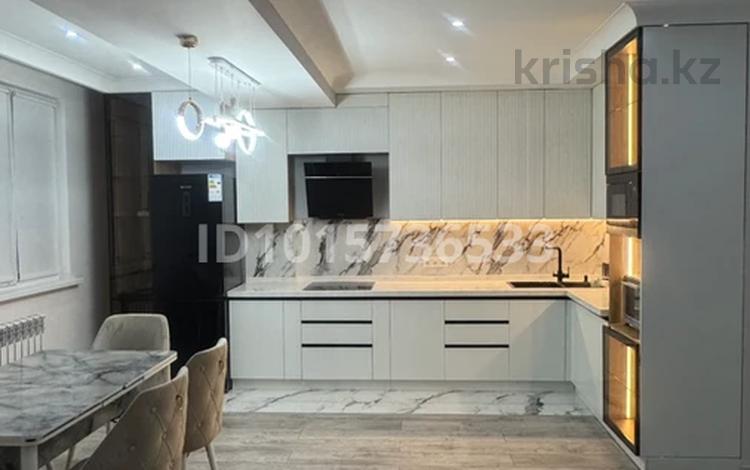 2-бөлмелі пәтер · 70 м² · 2/4 қабат, Мкр. Гульдер 1160, бағасы: 350 000 ₸ в  — фото 2