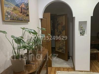 2-комнатная квартира · 64 м² · 1/5 этаж, мкр 5, проспект Абая за 22 млн ₸ в Актобе