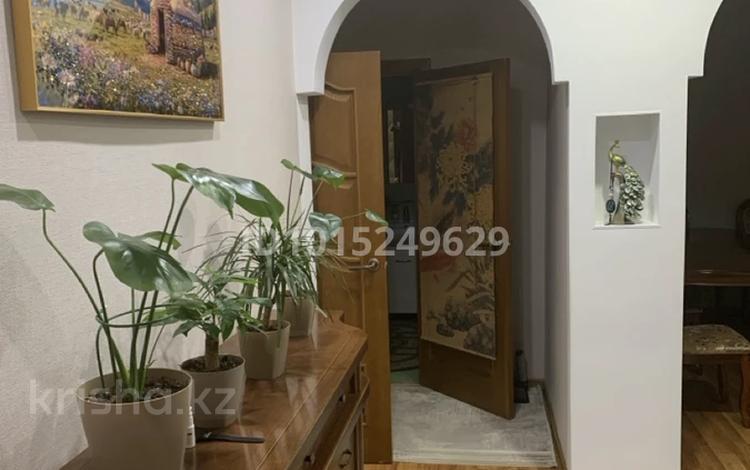 2-комнатная квартира · 64 м² · 1/5 этаж, мкр 5, проспект Абая за 22 млн ₸ в Актобе — фото 2