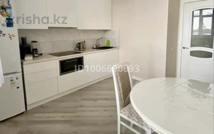 1-комнатная квартира · 40 м² · 8/12 этаж, Кабанбай батыра 40 за 200 000 ₸ в Астане, Есильский р-н — фото 2