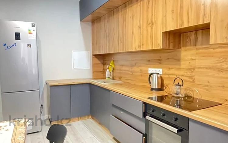 3-комнатная квартира · 110 м² · 8/16 этаж, 16-й мкр 64 — Трк ақтау 35мектеп за 350 000 ₸ в Актау — фото 2