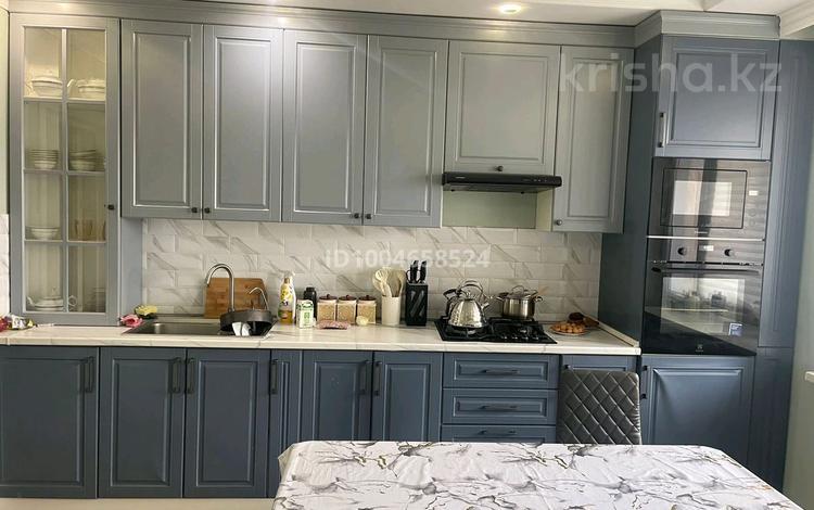 2-комнатная квартира · 82 м² · 5/9 этаж, мкр. Алтын орда, Батыс 2 11 Е — Комфорт школа за 35 млн ₸ в Актобе — фото 2