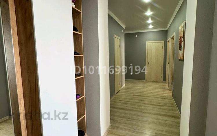 3-комнатная квартира · 101.4 м² · 9/9 этаж, Микрорайон Береке, Микрорайон Береке 61 за 50 млн ₸ в Костанае — фото 2