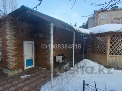 Жеке үй · 5 бөлме · 220 м² · 17.48 сот., Урунтаева 24, бағасы: 80 млн ₸ в Усть-Каменогорске, Ульбинский