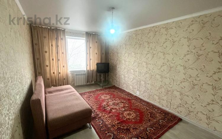 1-комнатная квартира · 33.6 м² · 4/5 этаж, 6 мкр. за 8 млн ₸ в Темиртау — фото 2