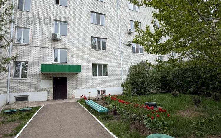 2-бөлмелі пәтер · 75 м² · 5/5 қабат, мкр Женис 30, бағасы: 200 000 〒 в Уральске — фото 2