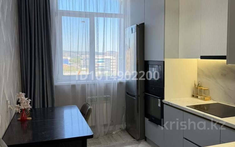 3-комнатная квартира · 70 м² · 6/10 этаж, Есенберлина 76 — Дворец единоборства, Maxi Mall за 25 000 ₸ в Усть-Каменогорске — фото 2