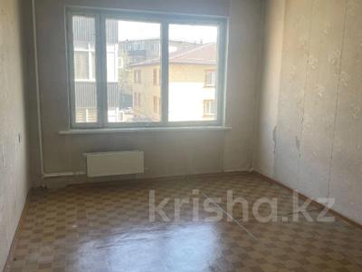 3-бөлмелі пәтер · 63 м² · 3/5 қабат, Самал, бағасы: 16 млн ₸ в Талдыкоргане, мкр Самал