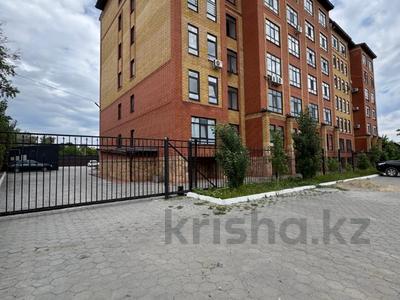 Продажа квартир в Абай обл.: 2-комнатная квартира · 79.8 м² · 4/6 этаж, Папанина 34А за 40.7 млн 〒 2-комнатная квартира · 79.8 м² · 4/6 этаж, Папанина 34А за 40.7 млн 〒 в Семее
