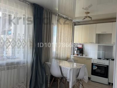 2-бөлмелі пәтер · 40 м² · 4/5 қабат, просп. Нуркена Абдирова 48/2, бағасы: 20 млн ₸ в Караганде, Казыбек би р-н