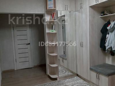 3-бөлмелі пәтер · 66 м² · 1/5 қабат, Майкудук, Мкр Голубые пруды 5/1 — Тц Сырдария, бағасы: 230 000 〒 в Караганде, Алихана Бокейханова р-н