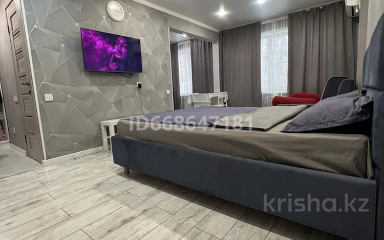 1-комнатная квартира · 32 м² · 1/5 этаж, Севастопольская 4 за 15 000 ₸ в Усть-Каменогорске — фото 9