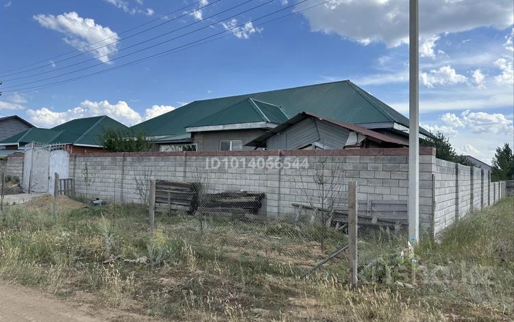Часть дома · 5 комнат · 200 м² · 10 сот., 28 28 за 40 млн ₸ в Астане — фото 2