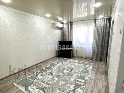3-бөлмелі пәтер · 50 м² · 5/5 қабат, Строитель ш/а. 37, бағасы: 18 млн ₸ в Уральске, мкр Строитель
