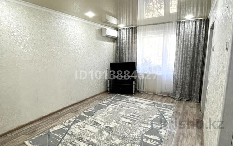 3-бөлмелі пәтер · 50 м² · 5/5 қабат, Строитель ш/а. 37, бағасы: 18 млн ₸ в Уральске, мкр Строитель — фото 3