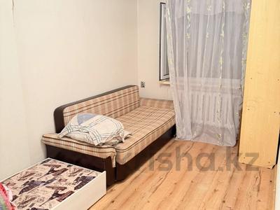 2-комнатная квартира · 55 м² · 1/5 этаж, Строителей 18 за 170 000 ₸ в Караганде, Казыбек би р-н