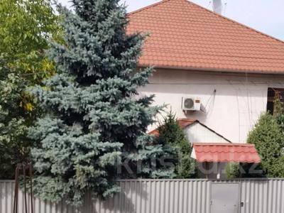 Отдельный дом • 6 комнат • 300 м² • 6 сот., мкр Дубок-2 за 170 млн 〒 в Алматы, Ауэзовский р-н