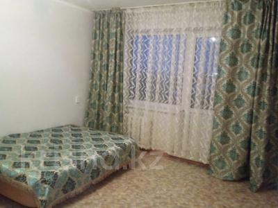 1-комнатная квартира, 30 м², 3 этаж посуточно, Бауыржана Момышулы 17 за 8 000 〒 в Аксу