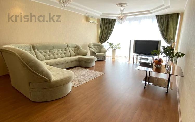3-комнатная квартира · 120 м² · 4/8 этаж, 14-й мкр 59 за 25 000 ₸ в Актау — фото 2