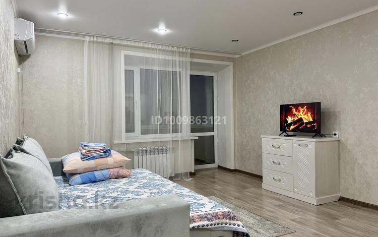 1-комнатная квартира · 37 м² · 9/10 этаж, Шакарима 12 за 14 000 〒 в Семее — фото 2