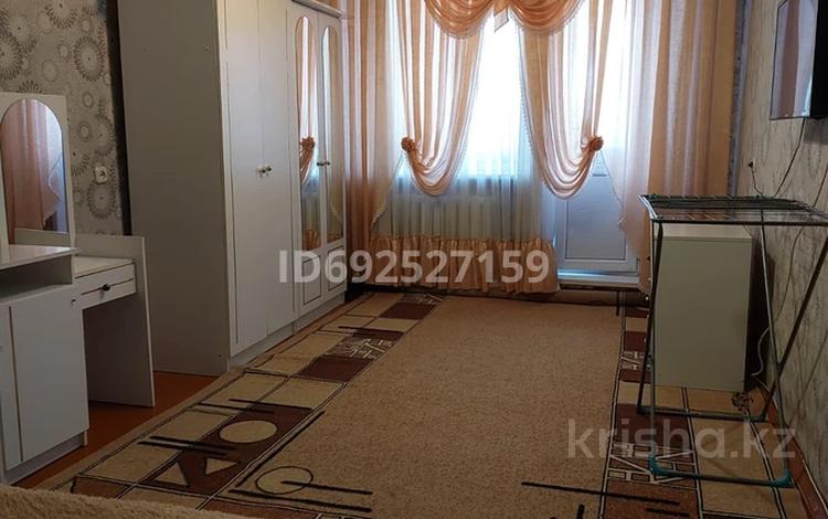 1-комнатная квартира, 33 м², 3/9 этаж помесячно, Камзина 72 за 130 000 〒 в Павлодаре — фото 2