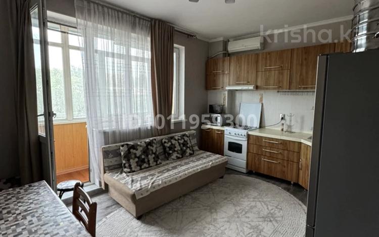 1-комнатная квартира · 44 м² · 5/9 этаж, мкр Аксай-3А 91 — Толе би - Момышулы за 250 000 ₸ в Алматы, Ауэзовский р-н — фото 2