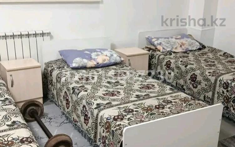 4 комнаты · 25 м² · 3/3 этаж, мкр Тастак-2, Муканова 98 за 60 000 ₸ в Алматы, Алмалинский р-н — фото 2